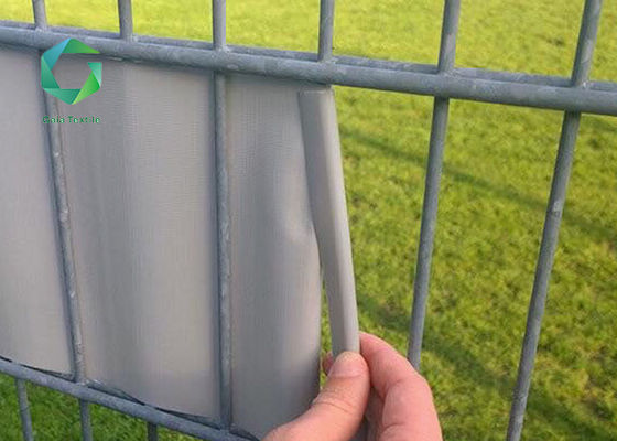 200N Tear Strength 450gsm Garden Fence Fabric , 35m Privacy Fence Fabric PVC Vinyl